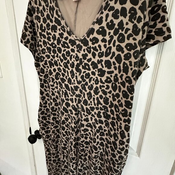 Smash + Tess Lexi Leopard Print Romper - Picture 2 of 4